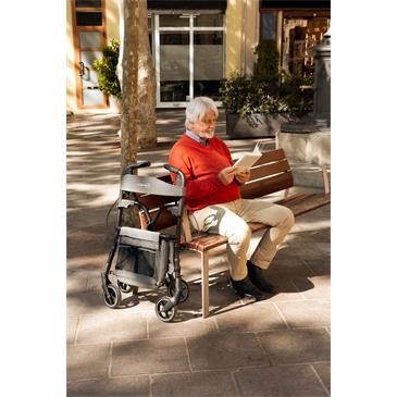 Andador ligero con asiento y cesta