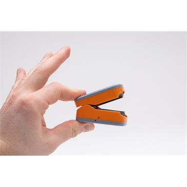 Pulsioximetro de dedo en color naranja con pantalla LCD