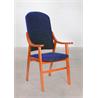 Sillón con respaldo alto fabricado en madera de haya