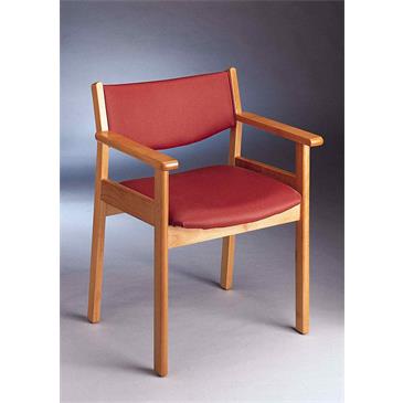 Sillón con respaldo bajo fabricado en madera de haya