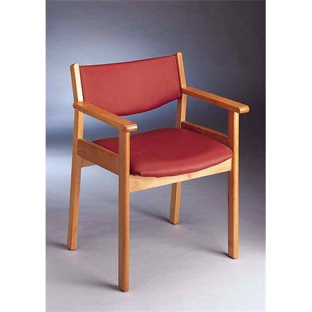Sillón con respaldo bajo fabricado en madera de haya Sillón con respaldo bajo fabricado en madera de haya