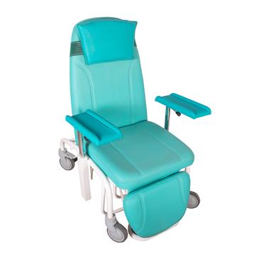 Sillón hospitalario con brazos de extracción