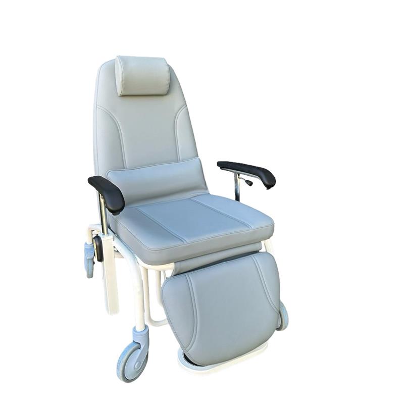Sillón hospitalario eléctrico con reposapiernas y reposapies