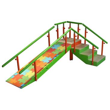 Escalera con rampa infantil de 4 peldaños y pasamanos