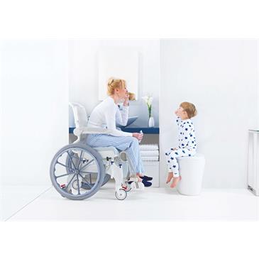 Silla de ducha Invacare Aquatec Ocean Ergo XL 24" autopropulsable