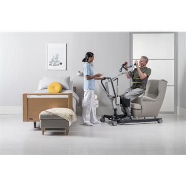 Grúa bipedestación Invacare Isa Plus 180kg con eslinga sentado. Talla M