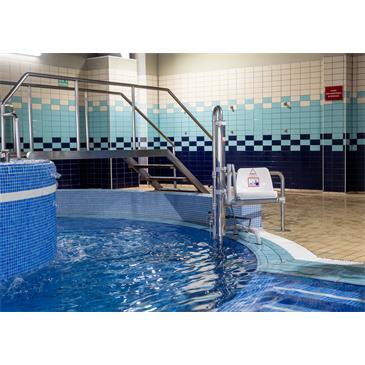 Ascensor-elevador hidraulico fijo para piscina METALU B-2